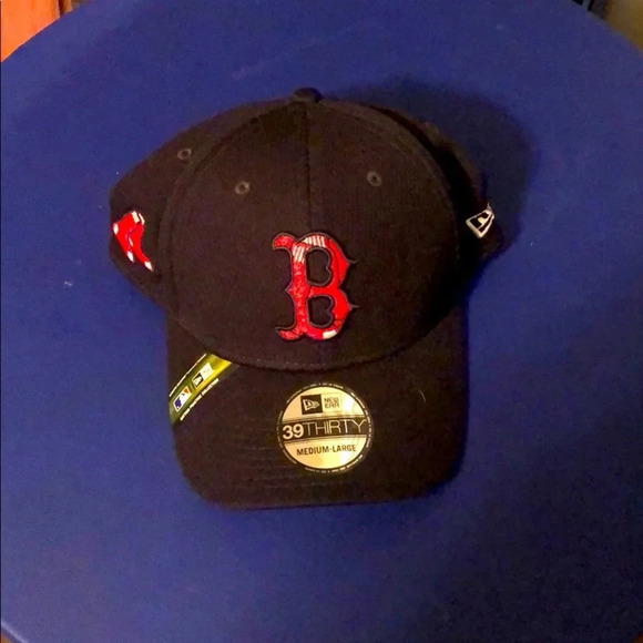 ***NWT***Boston Red Sox Baseball Fitted Hat - Picture 1 of 4